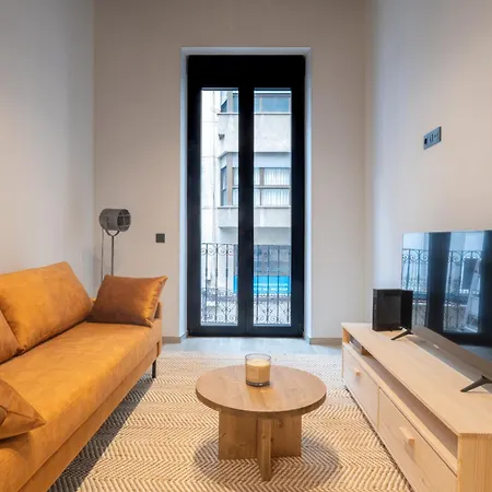 Iberian Residences 公寓 *